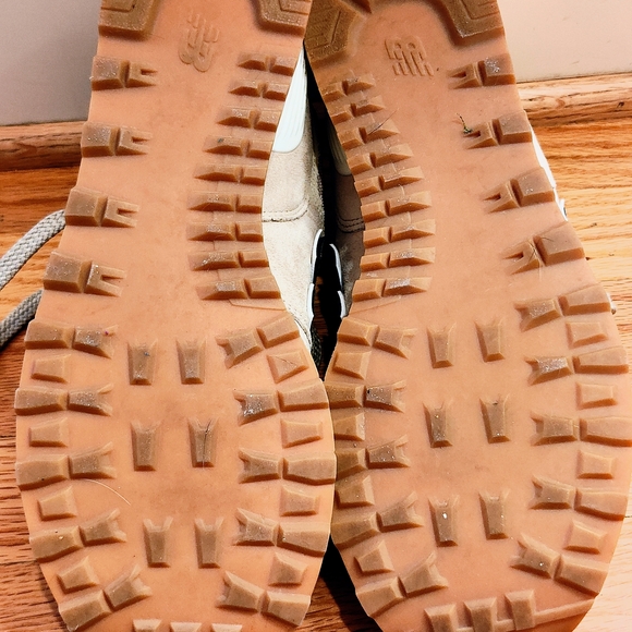 New Balance 574 Men's Beige and Black Sneakers Size 9 Men's, 10.5 Women's - Picture 9 of 9